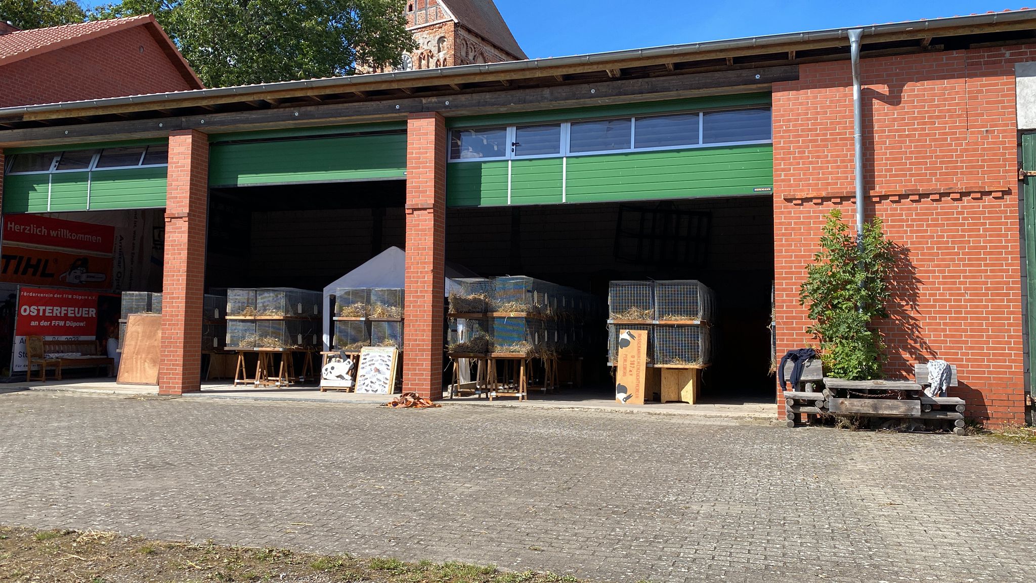 Aufbau der Ausstellung – die Hallen werden vorbereitet
